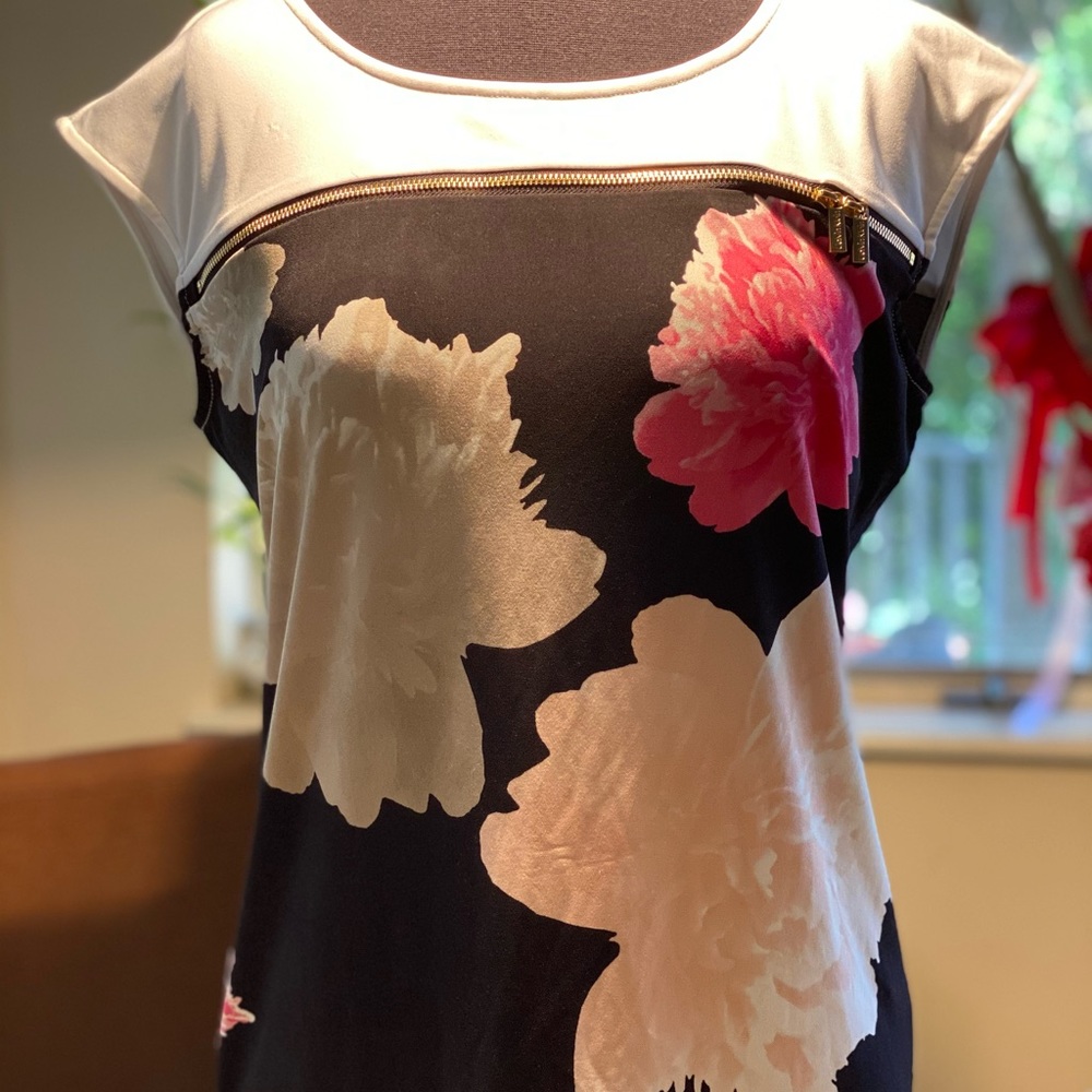 Floral sleeveless top